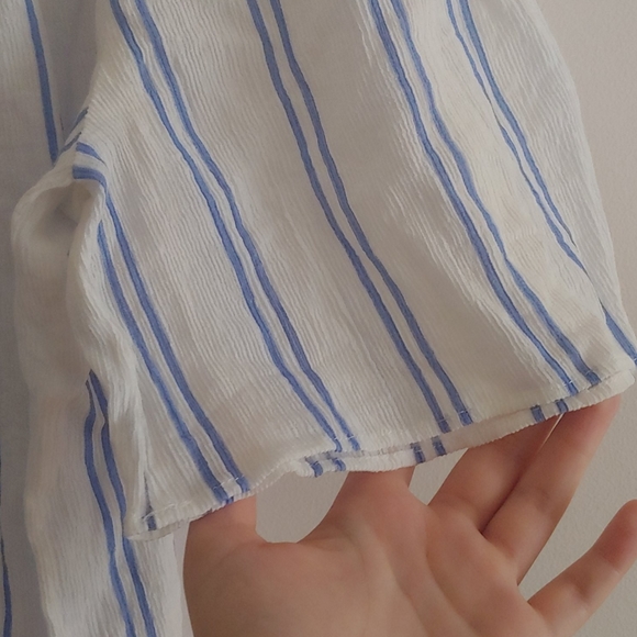 Off-shoulder stripped crop - Picture 3 of 5